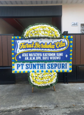 Papan Bunga Duka di Danau Sembuluh