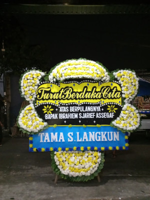 Papan Bunga Duka di Danau Sembuluh